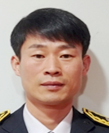 엄석철  